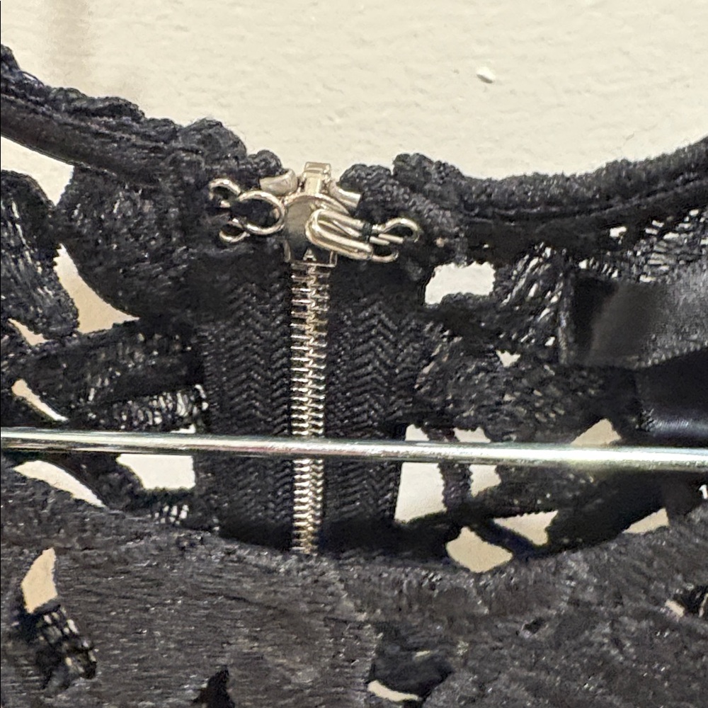 Aqua Black Floral Lace Crop Top - Picture 6 of 6